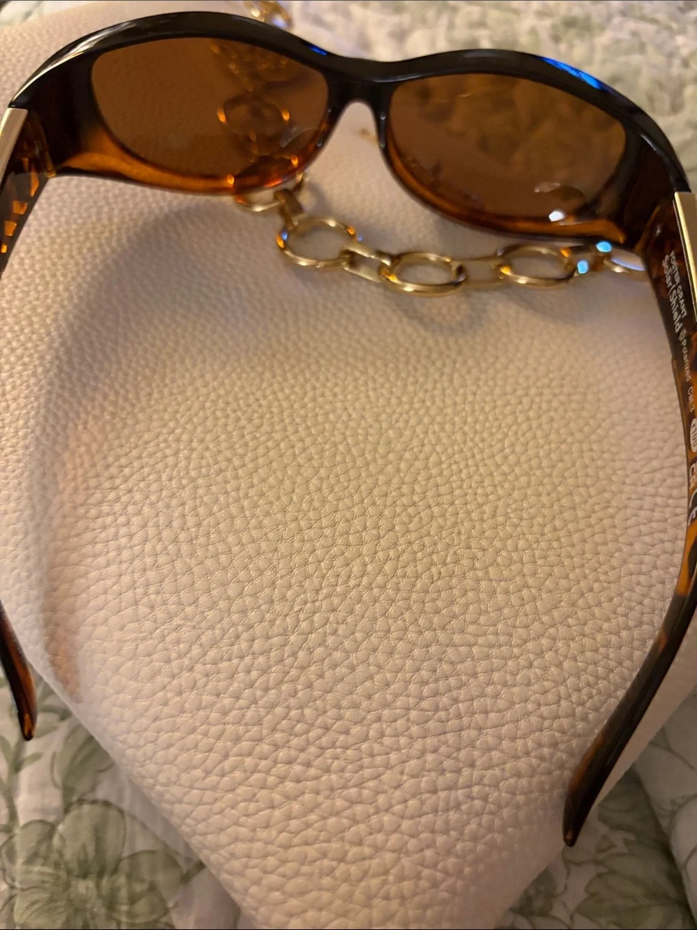 Foster Grant Andrea polarized solar shield in tortoise shell with gold accents. - Picture 4 of 5